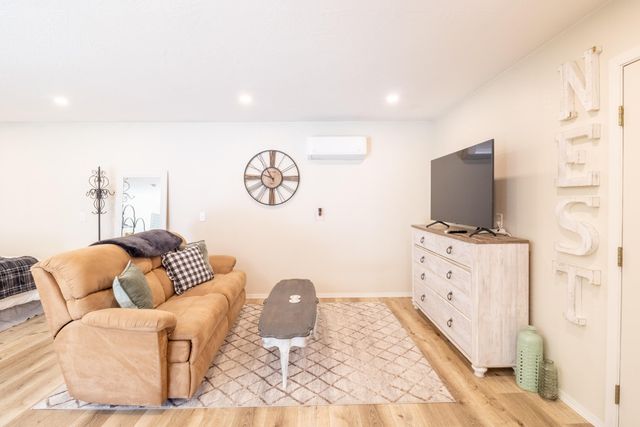 185 Starflower Way, Merlin, OR 97532