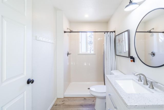 185 Starflower Way, Merlin, OR 97532