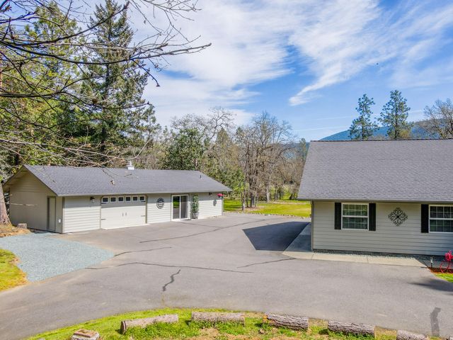 185 Starflower Way, Merlin, OR 97532