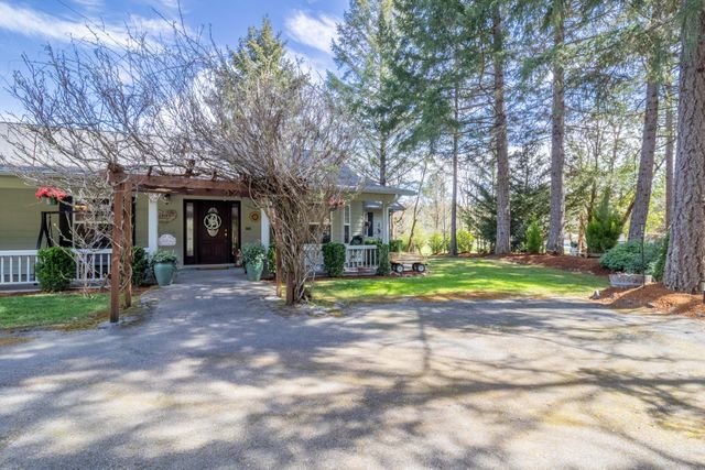 185 Starflower Way, Merlin, OR 97532