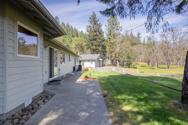 185 Starflower Way, Merlin, OR 97532