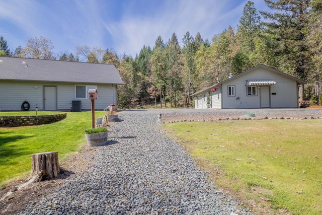 185 Starflower Way, Merlin, OR 97532