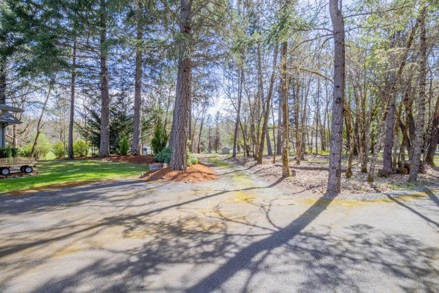 185 Starflower Way, Merlin, OR 97532