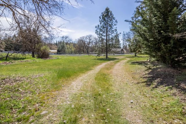 185 Starflower Way, Merlin, OR 97532