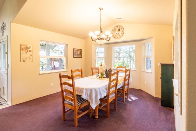 185 Starflower Way, Merlin, OR 97532