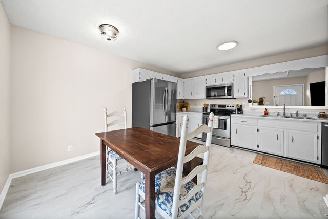 116 Sidney Ct, Oak Grove, KY 42262