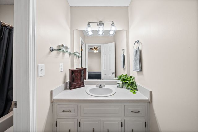 116 Sidney Ct, Oak Grove, KY 42262