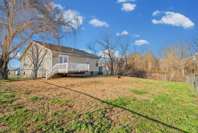 116 Sidney Ct, Oak Grove, KY 42262