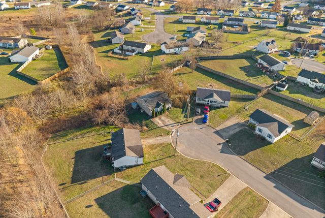 116 Sidney Ct, Oak Grove, KY 42262