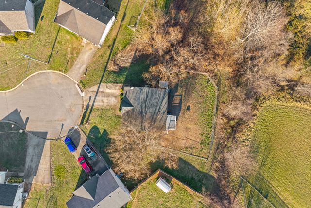 116 Sidney Ct, Oak Grove, KY 42262