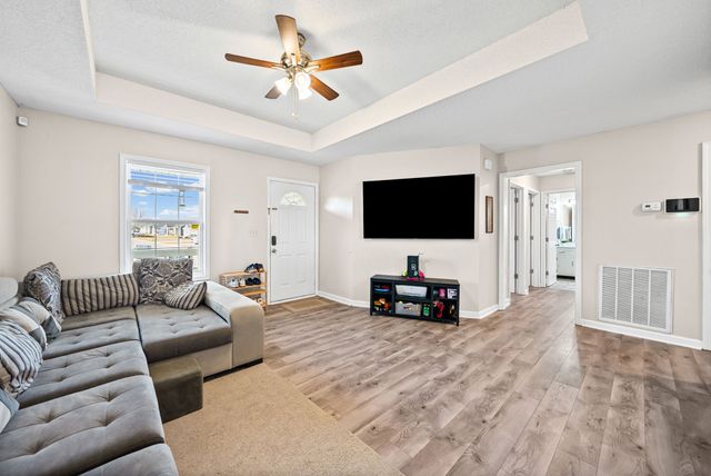 116 Sidney Ct, Oak Grove, KY 42262