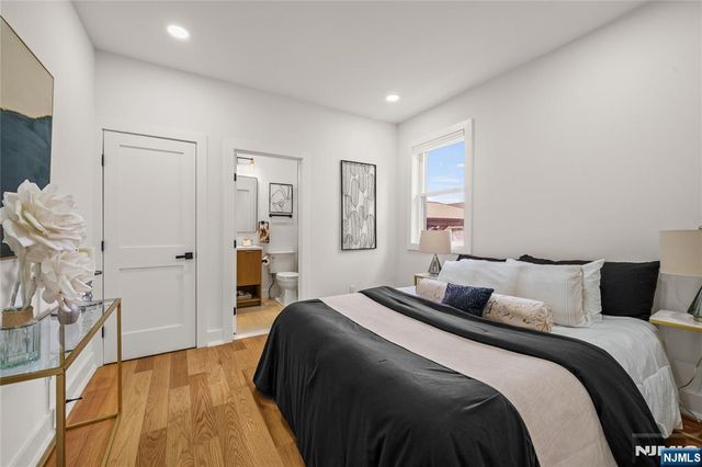 10 Marilyn Place, Clifton, NJ 07011