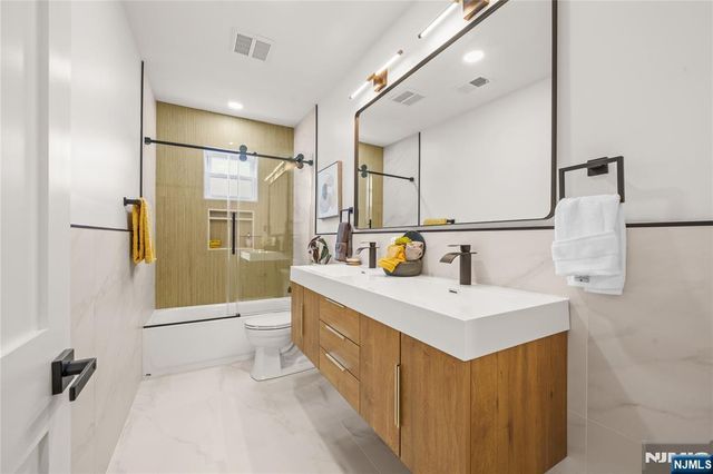 10 Marilyn Place, Clifton, NJ 07011