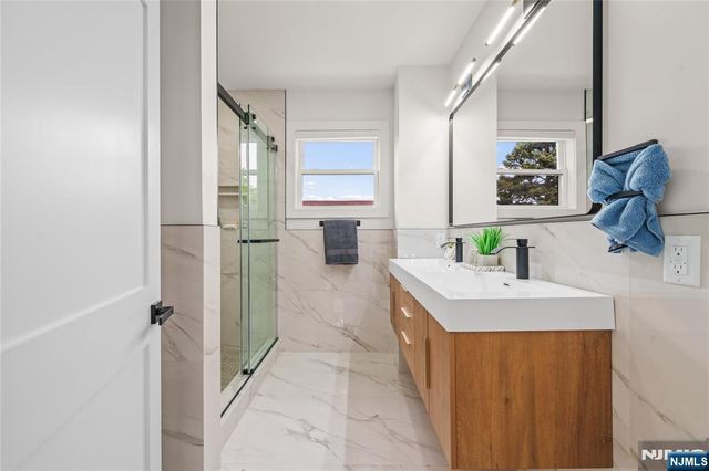 10 Marilyn Place, Clifton, NJ 07011