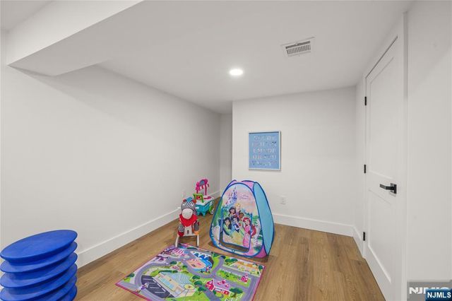 10 Marilyn Place, Clifton, NJ 07011