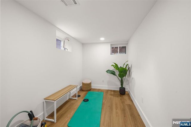 10 Marilyn Place, Clifton, NJ 07011