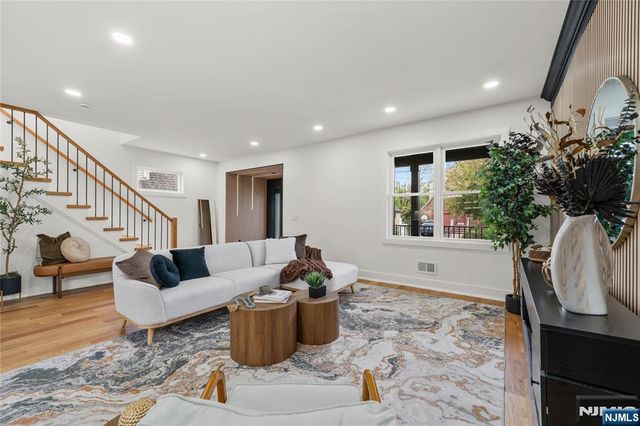 10 Marilyn Place, Clifton, NJ 07011