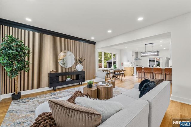 10 Marilyn Place, Clifton, NJ 07011