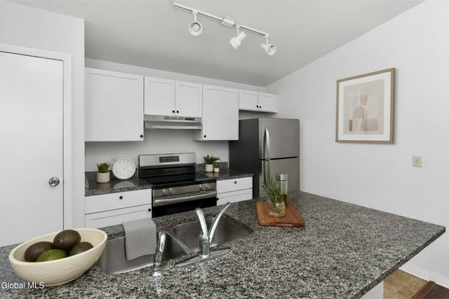 73 Pepper Bush Place, Malta, NY 12020