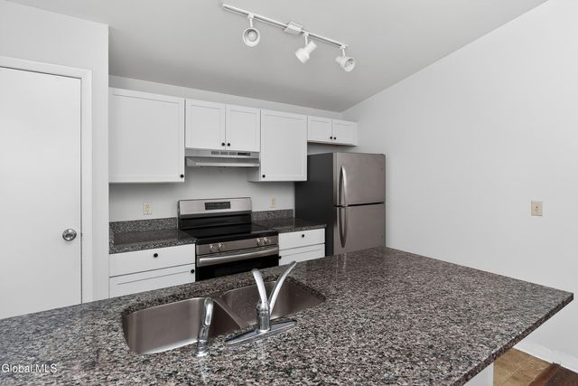 73 Pepper Bush Place, Malta, NY 12020