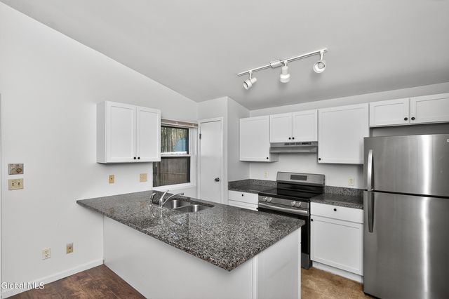 73 Pepper Bush Place, Malta, NY 12020