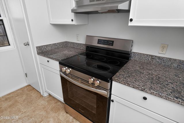 73 Pepper Bush Place, Malta, NY 12020