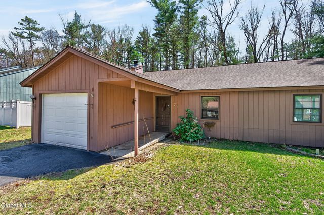 73 Pepper Bush Place, Malta, NY 12020