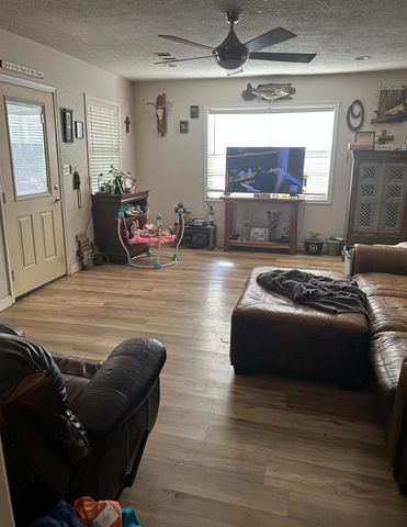 221 E Yell Street, Livingston, TX 77351