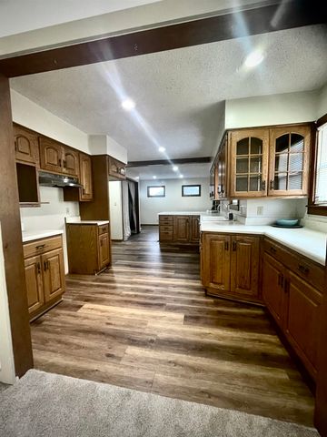 1811 Andrews, Winfield, KS 67156