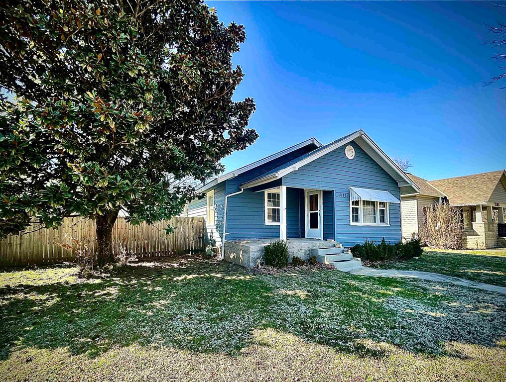 1811 Andrews, Winfield, KS 67156