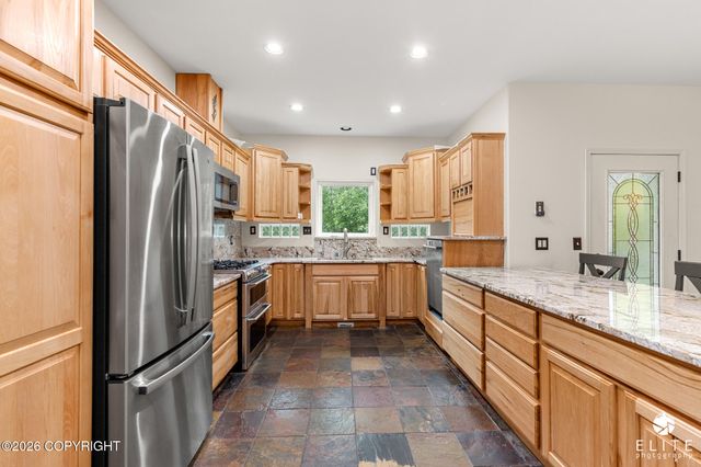 3945 E Country Field Circle, Wasilla, AK 99654