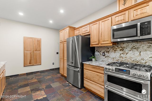 3945 E Country Field Circle, Wasilla, AK 99654