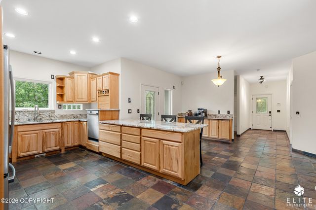 3945 E Country Field Circle, Wasilla, AK 99654