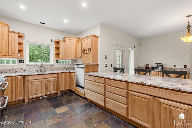3945 E Country Field Circle, Wasilla, AK 99654