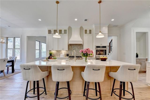 1215 Park Hill Drive, Gainesville, GA 30501