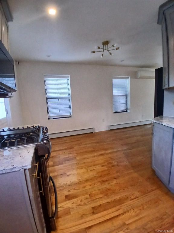 20507 Murdock Avenue, Saint Albans, NY 11412 — photo 4