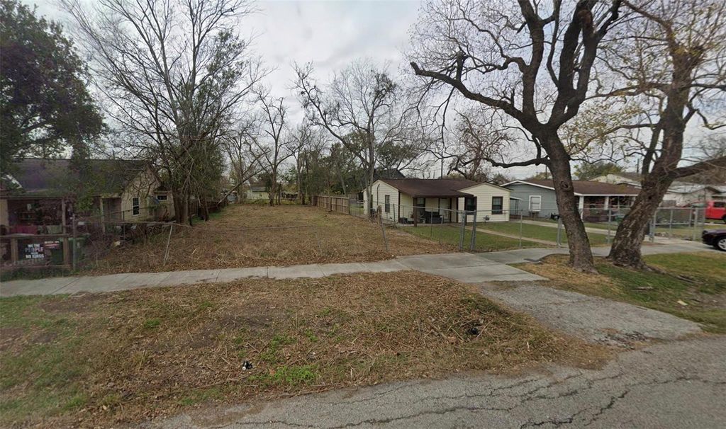 242 Woolworth Street, Houston, TX 77020