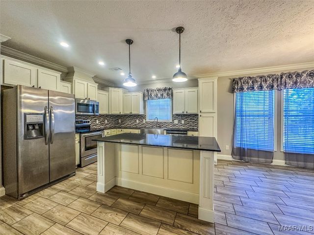 1978 County Rd 57 ., Prattville, AL 36067