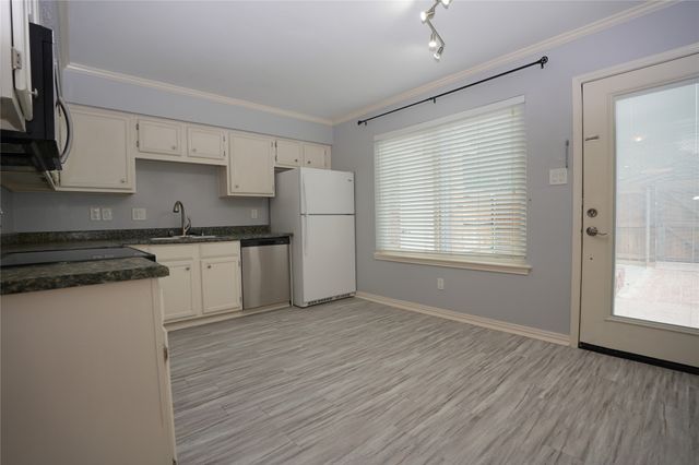 2276 Colony Court, Dallas, TX 75235