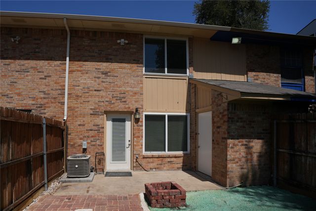 2276 Colony Court, Dallas, TX 75235