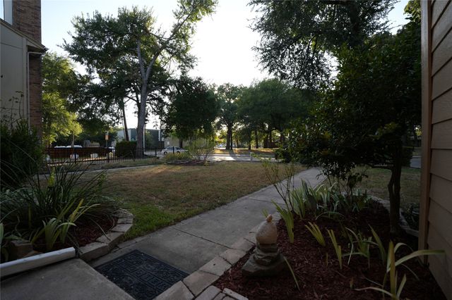 2276 Colony Court, Dallas, TX 75235