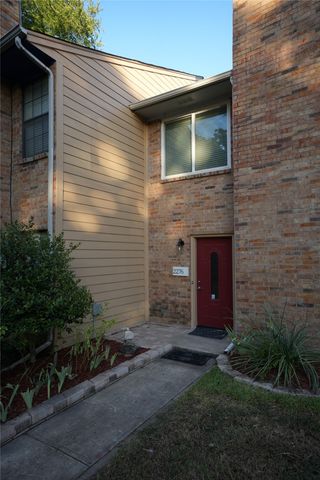 2276 Colony Court, Dallas, TX 75235