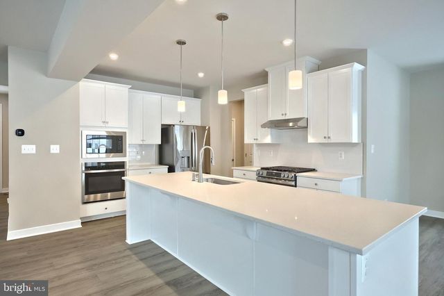 100 TRAIL, York, PA 17406