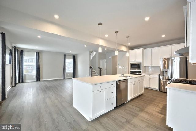 100 TRAIL, York, PA 17406