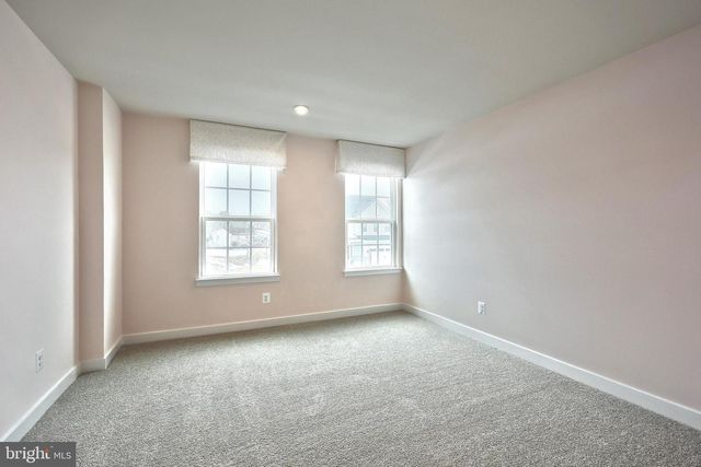 100 TRAIL, York, PA 17406