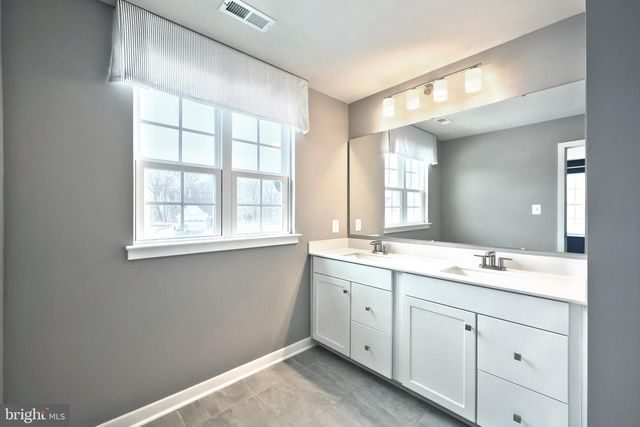 100 TRAIL, York, PA 17406