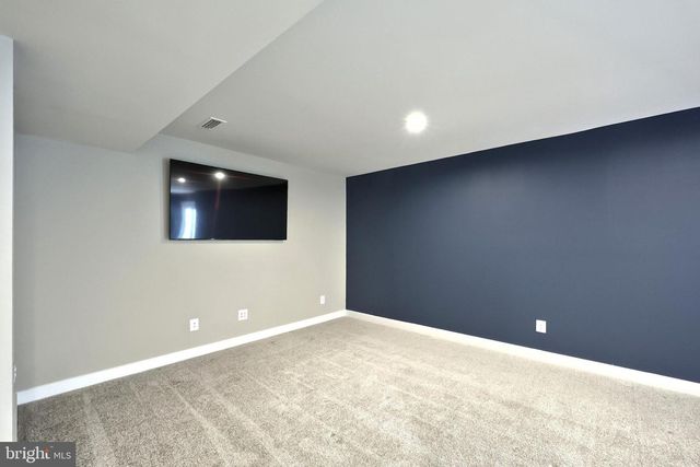 100 TRAIL, York, PA 17406