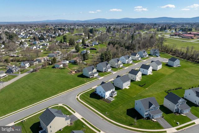 100 TRAIL, York, PA 17406