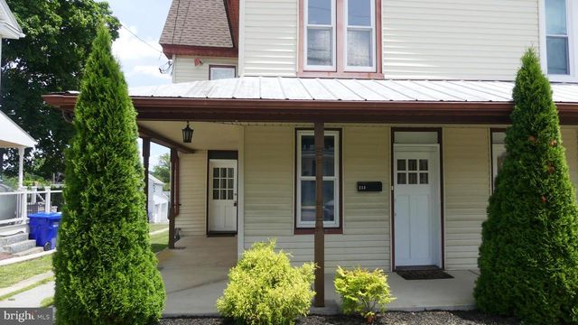 213 N MAIN ST, Jacobus, PA 17407