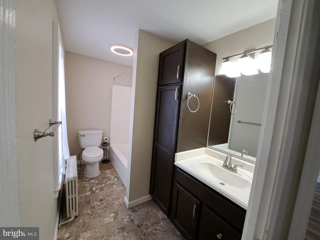 213 N MAIN ST, Jacobus, PA 17407